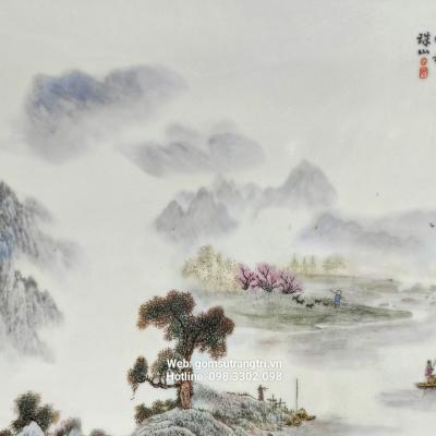 tranh sứ khung gỗ hoạ tiết xóm núi